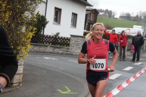 Andrea Schneider beim Halbmarthon in Brechen