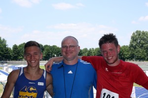 Justus (li) und Florian mit Trainer Christian Lukas